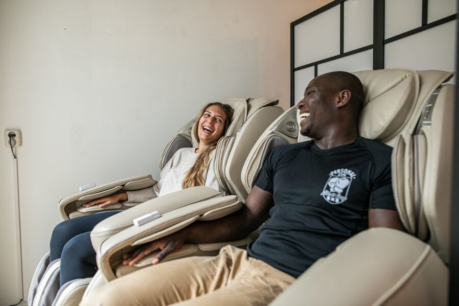 Amsterdam: Massage Session - Choosing Your Massage Program: Energizing or Sport
