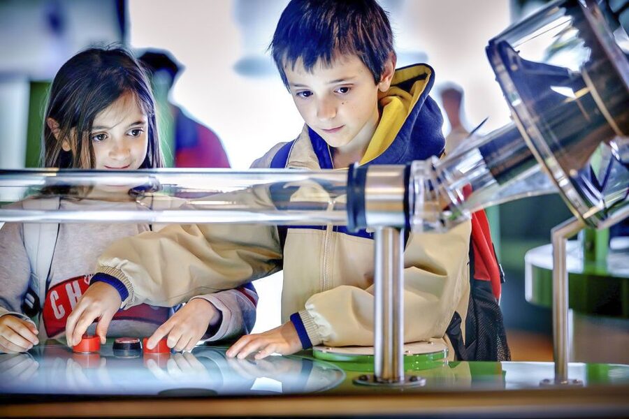 Amsterdam: NEMO Science Museum Ticket - Chain Reaction and the Big Visual Moments