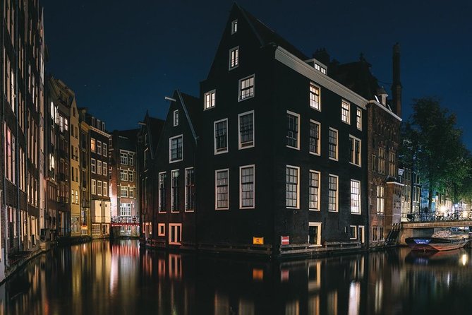 Amsterdam Night Photography Workshop with a Professional - Long exposures, composition, and the small details that matter at night
