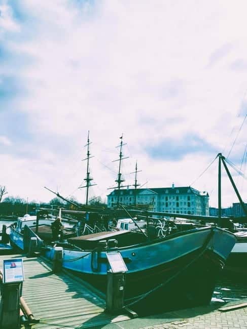 Amsterdam: Off the Beaten Path Bike Tour in French - Bikes, comfort, and what the $43 buys you in real life