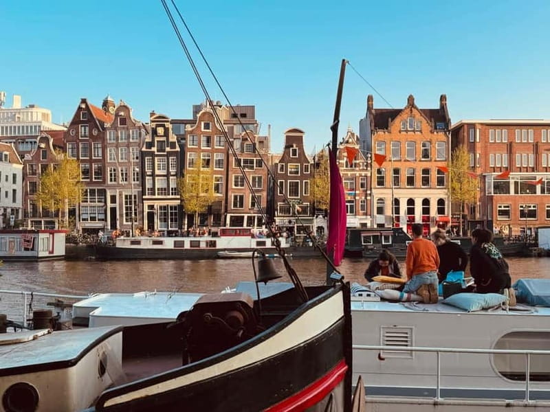 Amsterdam: Off the Beaten Path Bike Tour in French - Why this French bike tour feels like Amsterdam, not a checklist