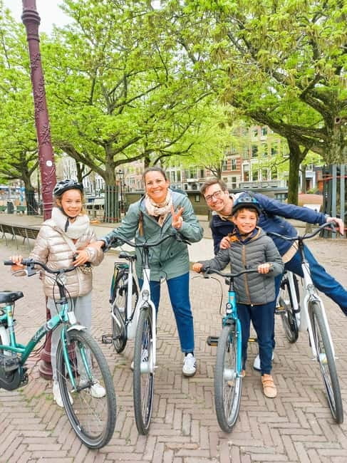 Amsterdam: Off the Beaten Path Bike Tour in French - Reguliersgracht and the finishing stretch back to Binnen Wieringerstraat