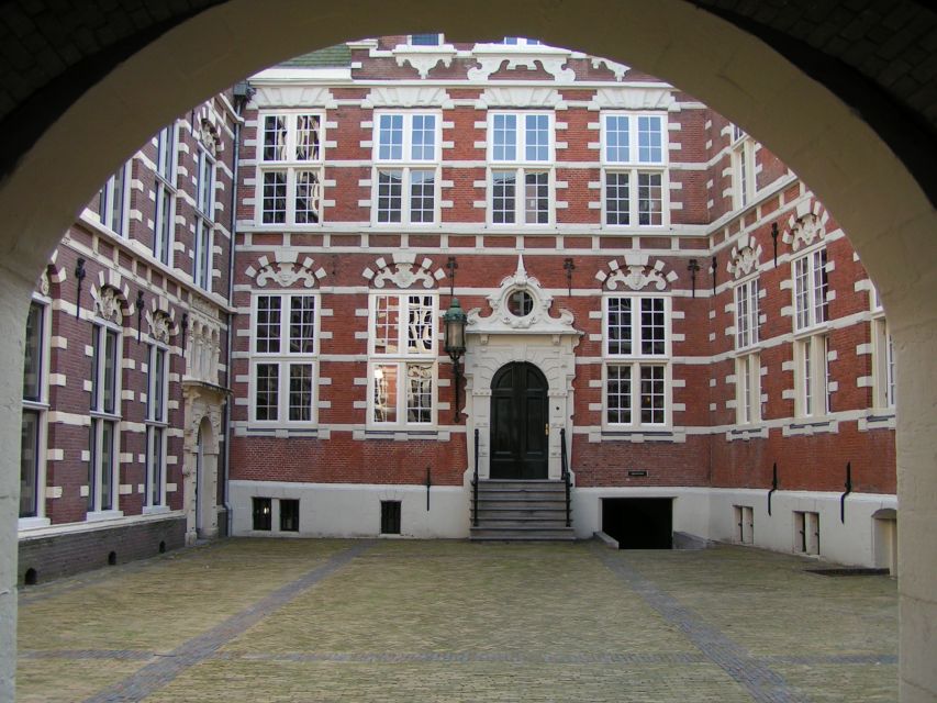 Amsterdam Old City Private Walking Tour - Oostindisch Huis, East India Company power, and Jordaan canal life