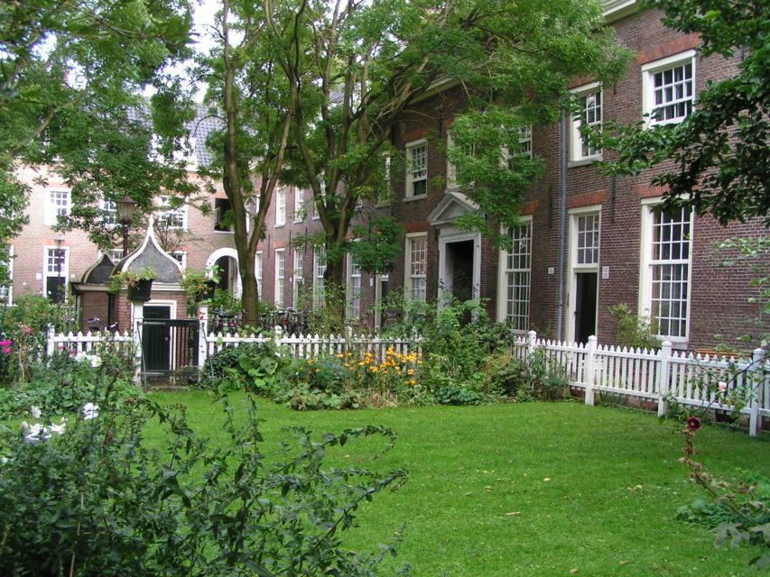 Amsterdam Old City Private Walking Tour - Begijnhof women’s homes: quiet courtyards in the middle of the city