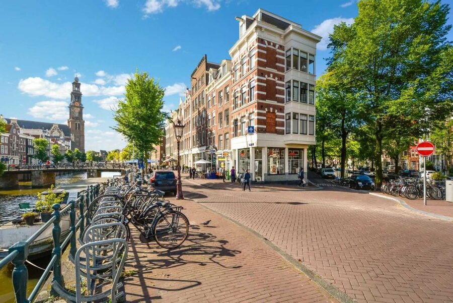 Amsterdam Old Town Highlights Private Guided Walking Tour - A private Old Town walk that actually feels like Amsterdam