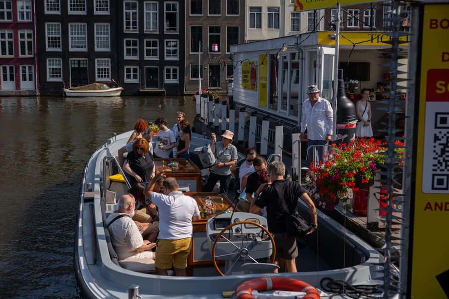Amsterdam: Open Boat Canal Cruise (with Free Spritz Option) - Price and value: what you get for about $26 in one hour