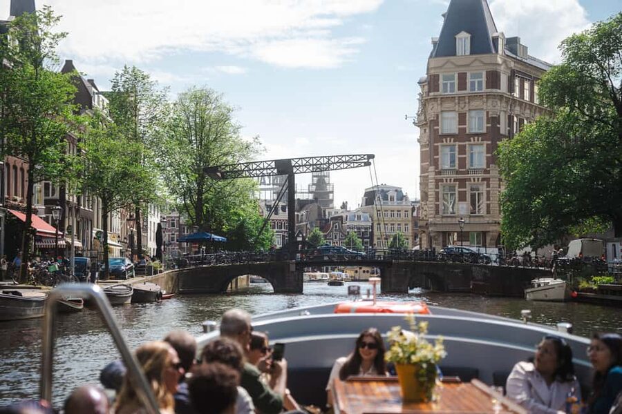 Amsterdam: Open Boat Canal Cruise (with Free Spritz Option) - Who this cruise is best for, and who should think twice