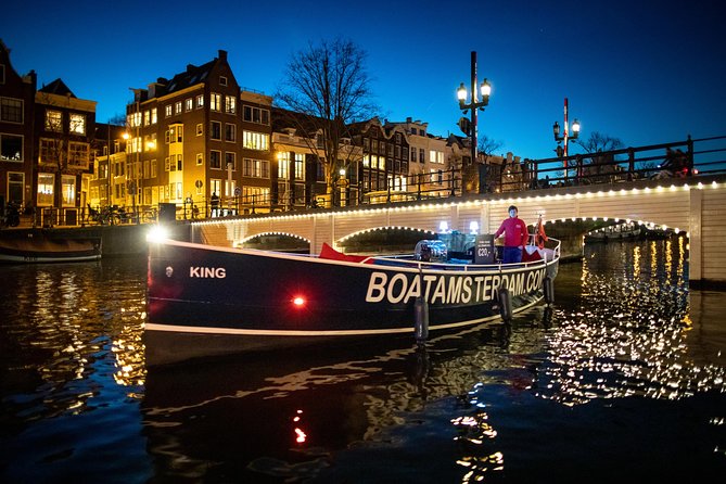 Amsterdam Open Boat Cruise in Old City Center with Live Guide - Itinerary Reality Check: A One-Stop Cruise That Lives in the Hour