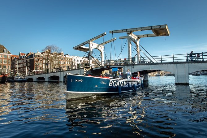Amsterdam Open Boat Cruise with Live Guide and Two Drinks - Your 1-hour route: how the canal views stack up