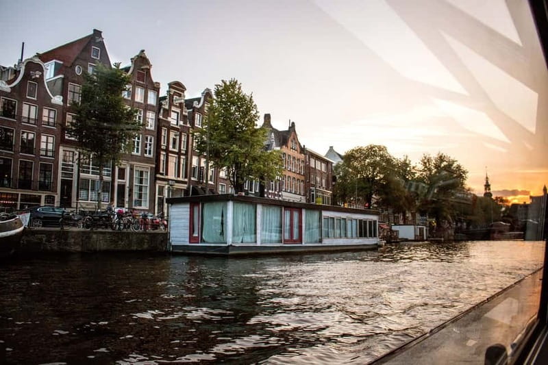 Amsterdam: Original Pizza Dinner Cruise + Unlimited Drinks - Unlimited Wine, Beer, or Soft Drinks, Plus the Pace of Service