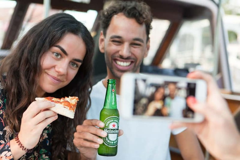Amsterdam: Original Pizza Dinner Cruise + Unlimited Drinks - On Board Comfort: Heated Boat, Wi-Fi, Toilet