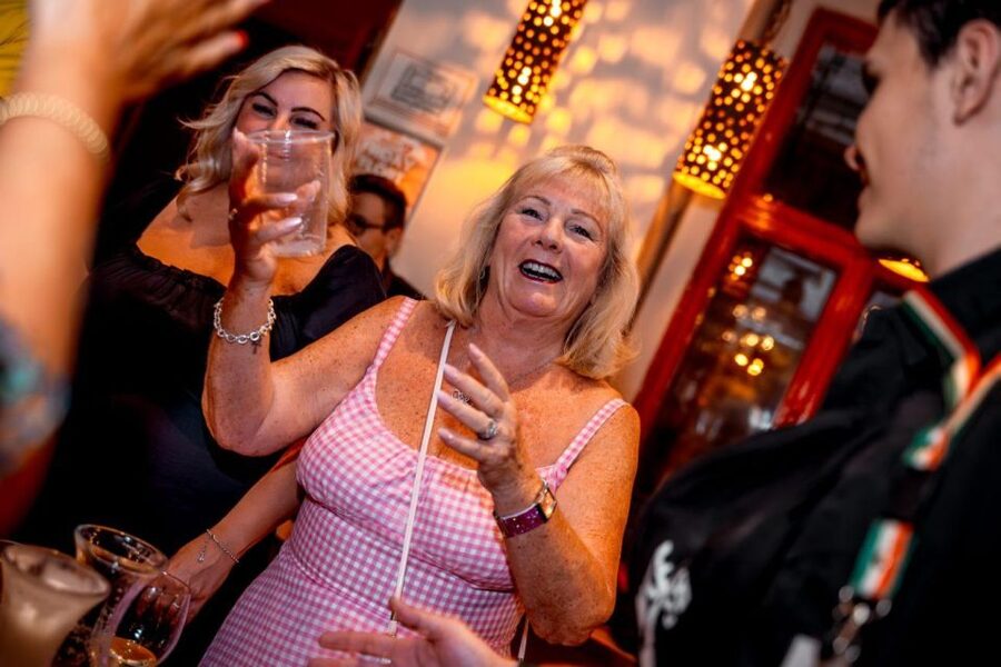 Amsterdam: Original Pub Crawl Party with VIP Entrance - Practical rules for a smooth night (ID, dress code, and staying together)
