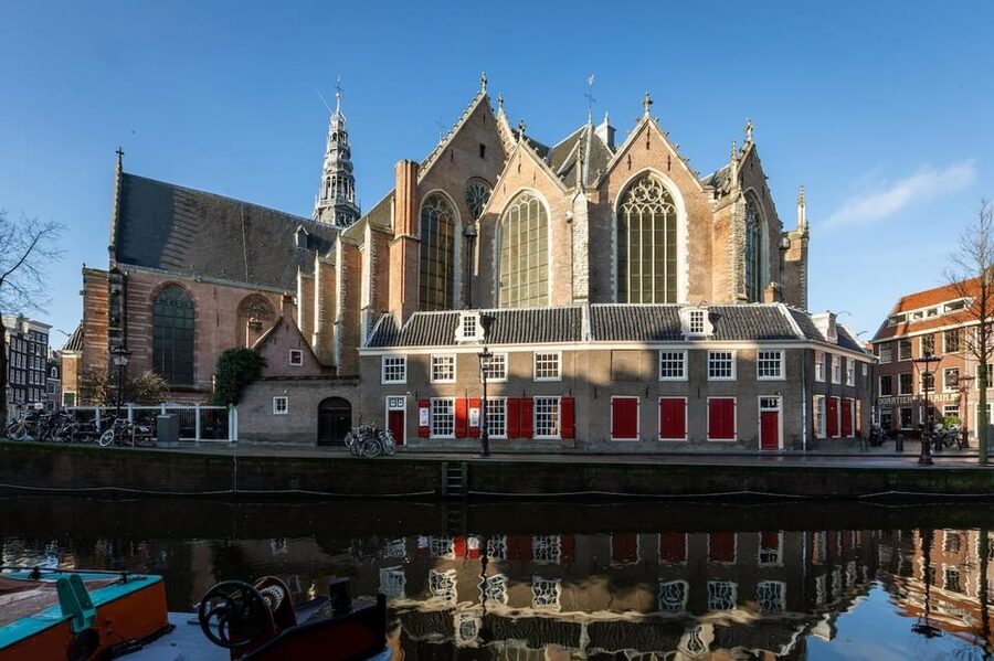 Amsterdam: Oude Kerk Entry Ticket - Where the names live: final resting places inside the church