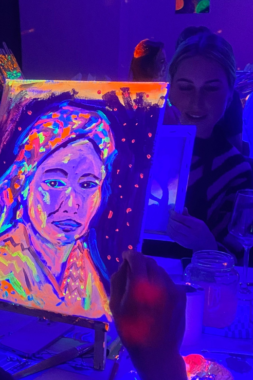 Amsterdam: Paint and Sip in the Dark at Rembrandt van Wine - Practical tips for getting great results and great photos