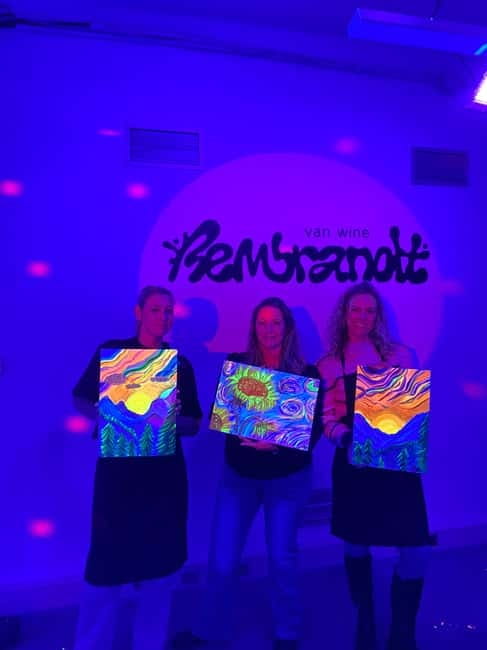 Amsterdam: Paint and Sip in the Dark at Rembrandt van Wine - Where to meet and how to make the start painless