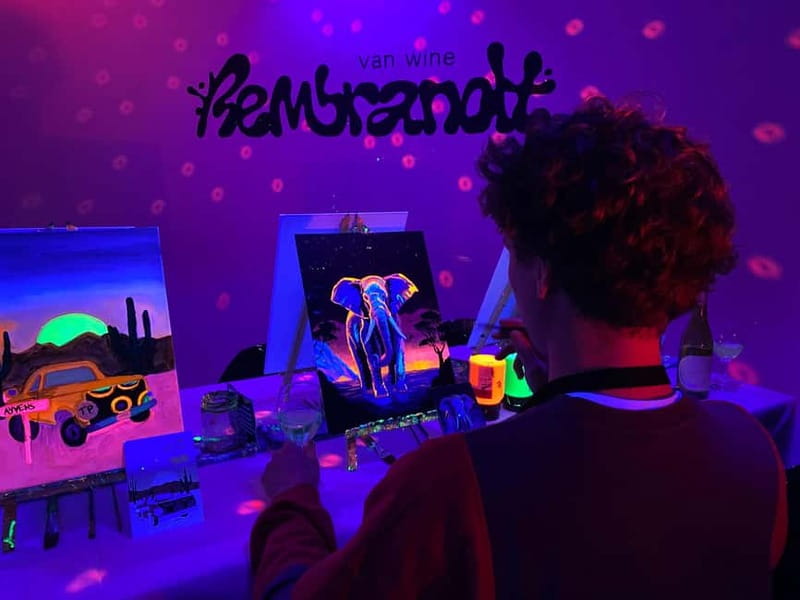 Amsterdam: Paint and Sip in the Dark at Rembrandt van Wine - Your 2 hours plan, from check-in to take-home canvas
