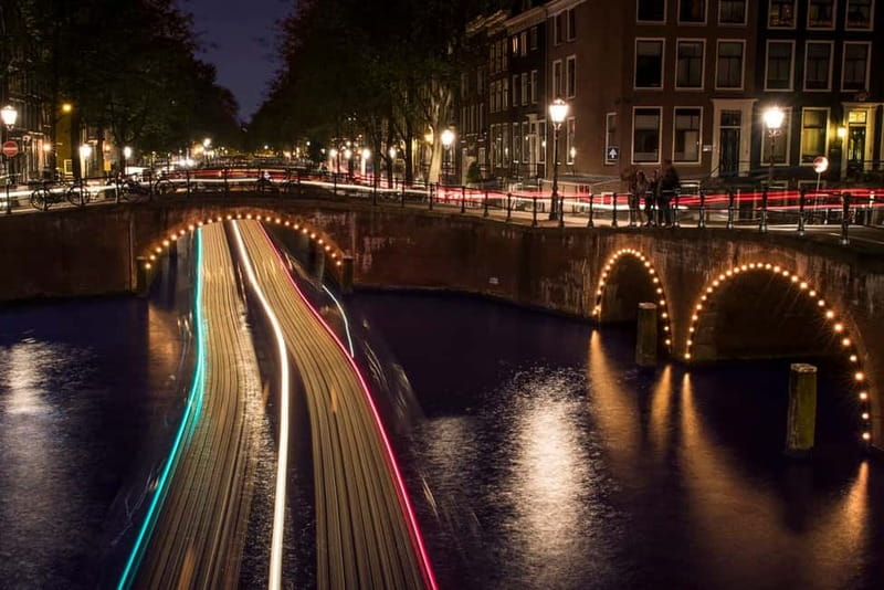 Amsterdam: Photography Masterclass - Private Photo Lesson - Canal photography: using lines, reflections, and angles