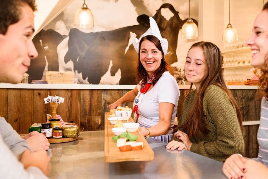 Amsterdam: Premium Henri Willig Cheese Tasting Experience - Drinks and Pairing: What Two Included Beverages Add to the Tasting