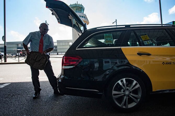 Amsterdam Premium Private Transfer from Amsterdam Airport to City centre - From Schiphol to the city center, minus the arrival chaos