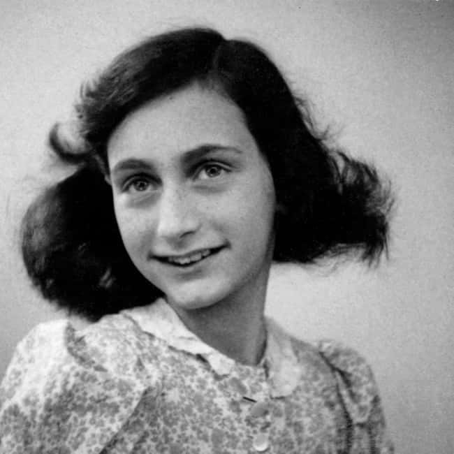 Amsterdam: Private Anne Frank and Jewish History Tour - Passing Hortus Botanicus, then focusing in at the Auschwitz Monument