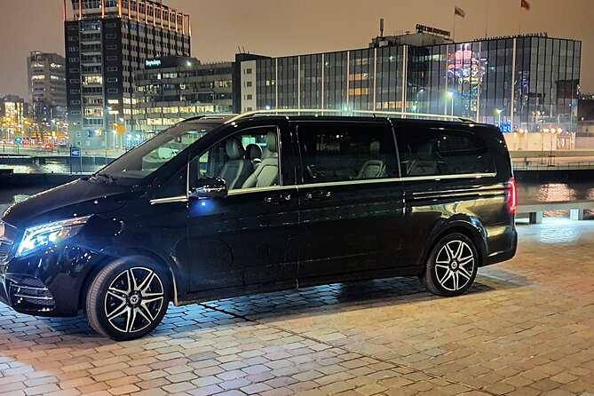 Amsterdam Private Arrival or Departure Transfer - Finding Your Driver at Schiphol, Without Wandering