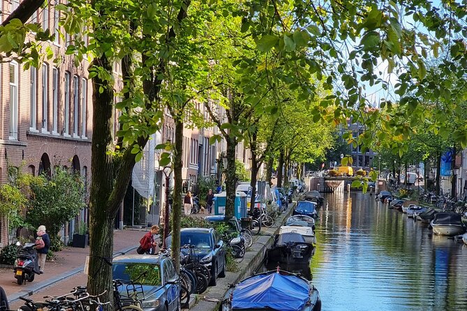 Amsterdam Private Boat Tour With Drinks - EN ES FR - Why a Private Amsterdam Boat Tour Is Worth Paying For
