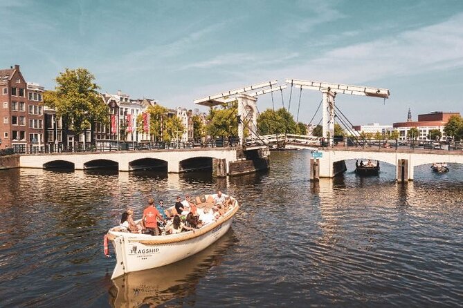 Amsterdam Private Boat Trip with Pizza and Unlimited Drinks - Should you book this private pizza and drinks canal trip?