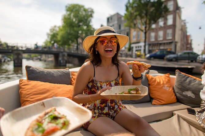 Amsterdam Private Boat Trip with Pizza and Unlimited Drinks - Where you meet at Oosterdokskade 8, and how to time it with your day