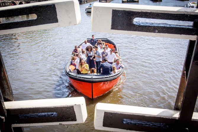 Amsterdam Private Boat Trip With Skipper, Burger and Beers - Timing, Food, and the Mental Switch From Walking to Floating