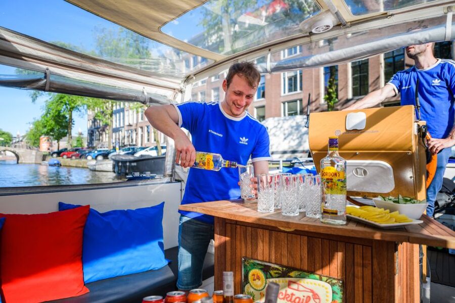 Amsterdam: Private Canal Booze Cruise with Unlimited Drinks - Price and Value: Why $265 Per Person Can Make Sense
