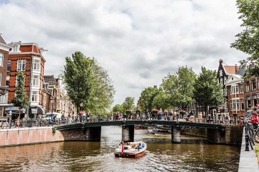 Amsterdam: Private Cheese and Beer Tour - Pickup on foot, languages, and rain or shine reality