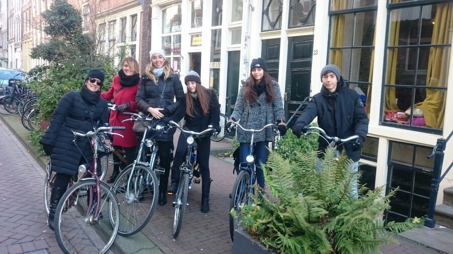 Amsterdam: Private City Bike Tour in italian - Following the Canal Belt and Golden Age merchant houses