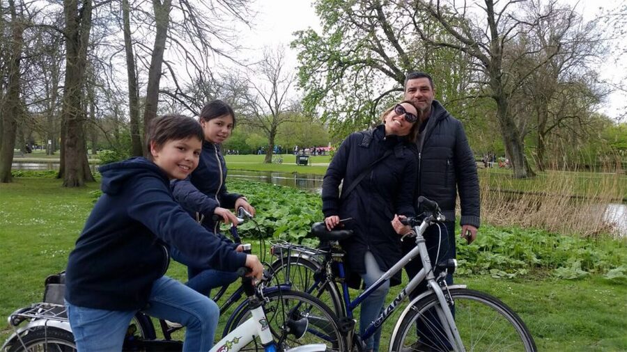 Amsterdam: Private City Bike Tour in italian - Price and value: $188 per group up to 6