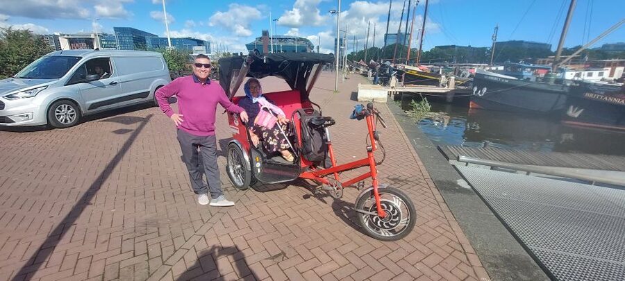 Amsterdam: Private City Highlights Tour by Rickshaw - Price and value for a private 1- or 2-hour highlights ride