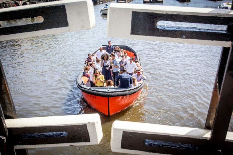 Amsterdam: Private Cruise with Drinks & Optional Snacks - 90 minutes vs 2 hours: choosing the right Amsterdam canal time