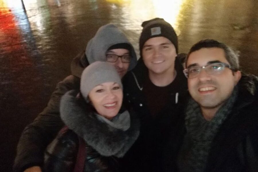 Amsterdam: Private custom tour with a local guide - Photo stops and iconic exteriors, without burning your day on admissions