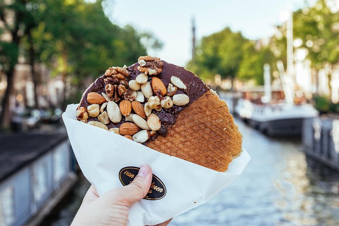 Amsterdam Private Food Tour with Local Including 6 or 10 Tastings - The guides, what you should expect from the human part