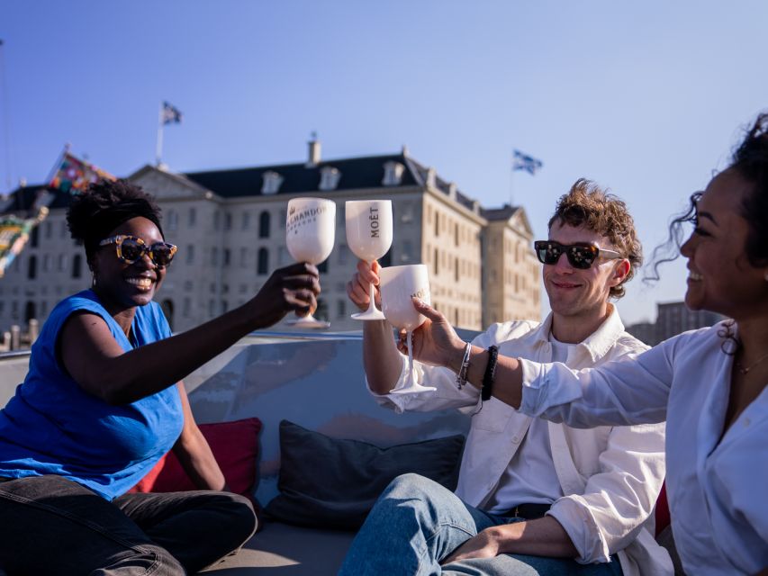 Amsterdam: Private Luxury Cruise with Drinks & Silent Disco - Boarding behind the Apple store, and how to make it smooth