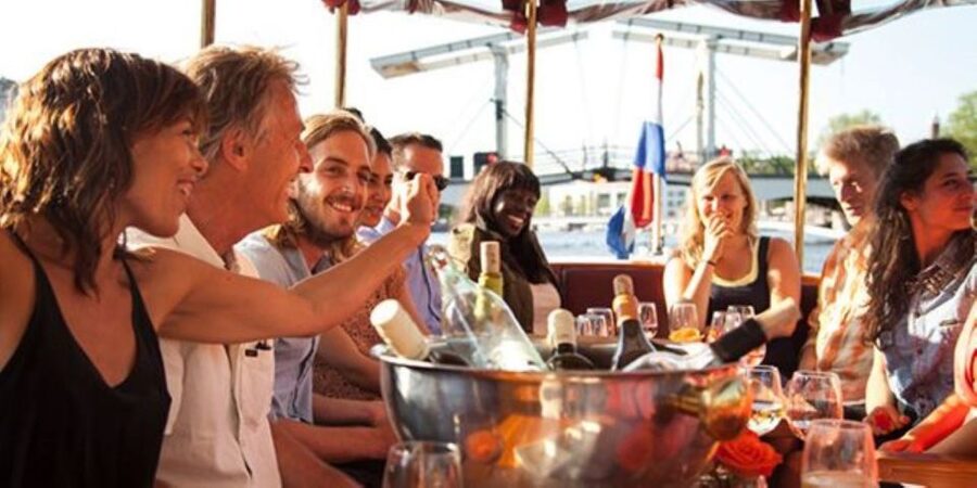 Amsterdam: Private Luxury Cruise with Pizza and Drinks - Key things to know before you go