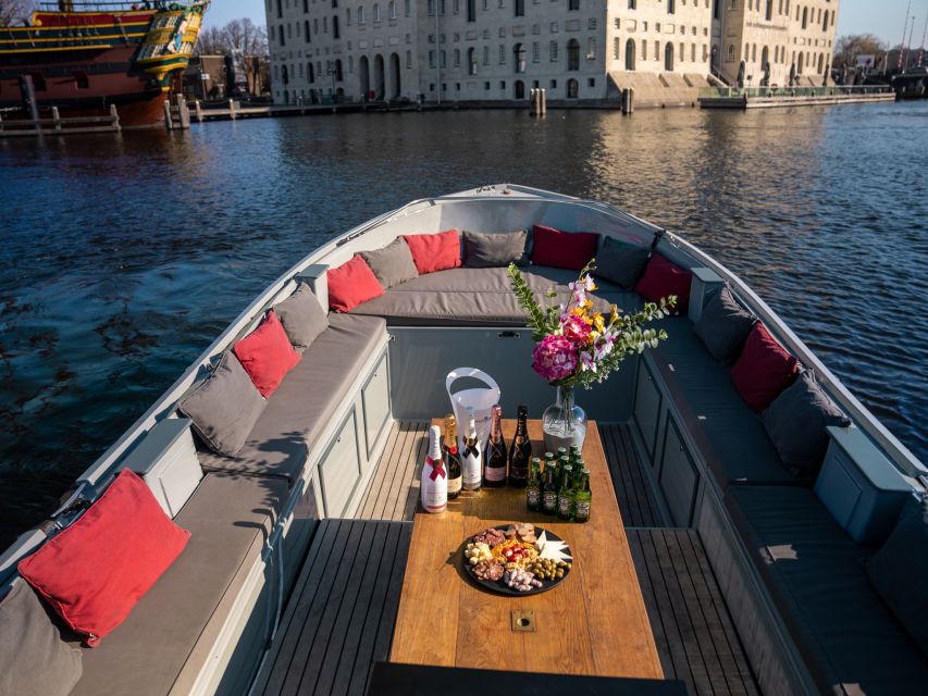 Amsterdam: Private Luxury Cruise with Pizza and Drinks - Private boat, UNESCO canals, and why the timing works