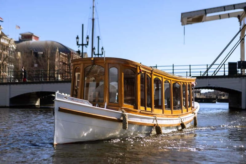 Amsterdam: Private Morning Boat Tour - The guided 1.5-hour cruise: how the story is supposed to land