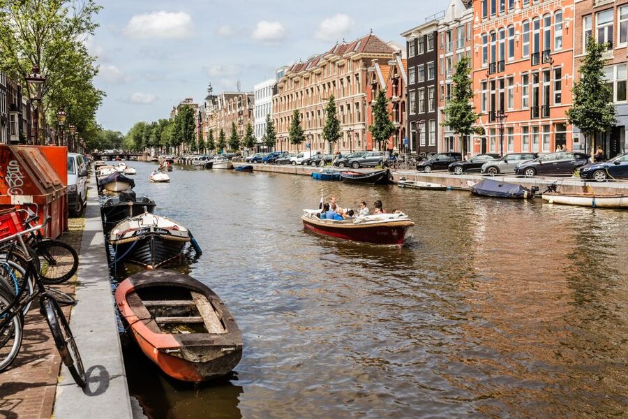 Amsterdam: Private Night Tour of Speakeasies and Bars - Accessibility and language: practical checks that matter