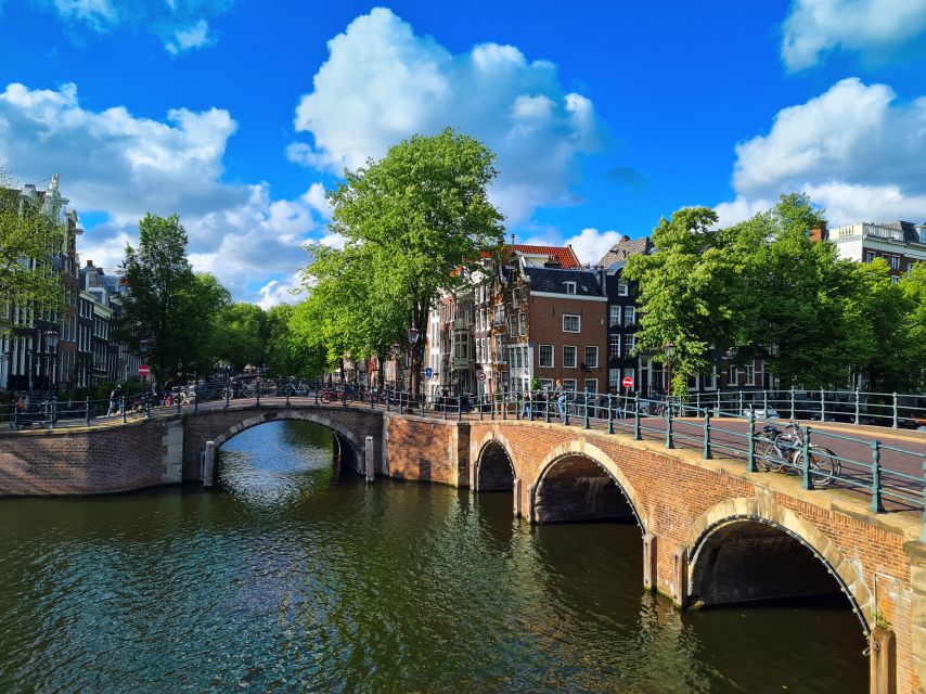Amsterdam: Private Pedicab Historical Sightseeing Tour - Why Amsterdam works best on a pedicab