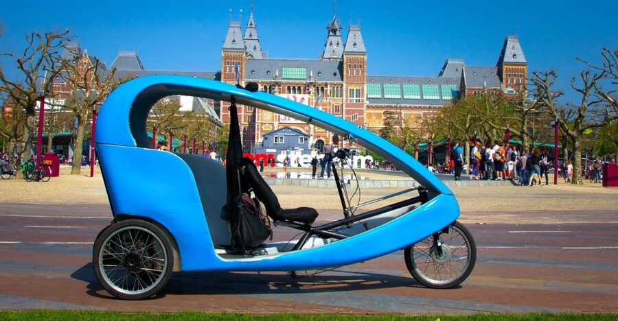 Amsterdam: Private Pedicab Historical Sightseeing Tour - Dam Square to the Royal Heart of the Old Centre