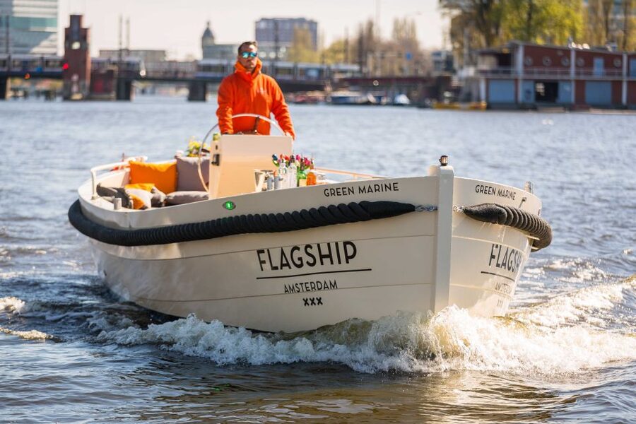 Amsterdam: Private Prosecco Canal Cruise Tour - A private Prosecco cruise is Amsterdam, turned up one notch
