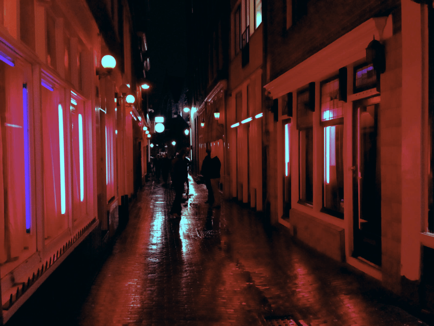 Amsterdam: Private Red Light District Tour in Spanish - Old Church and the Narrowest Streets: Amsterdam’s Core Meets the District