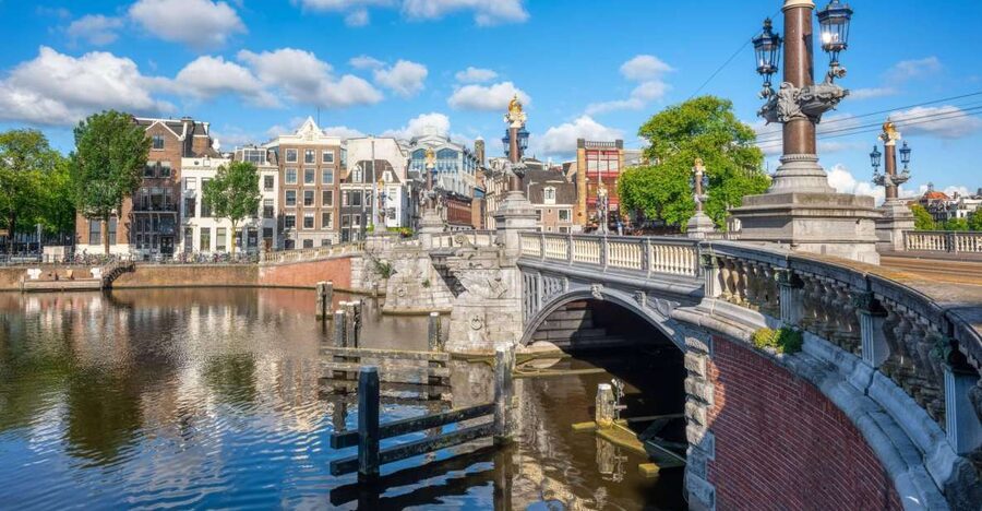 Amsterdam: Private Rijksmuseum Tour with Optional Pickup - The meeting point that keeps things simple
