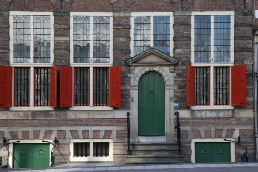 Amsterdam: Private Rijksmuseum Tour with Optional Pickup - Your private guide and how the group stays manageable