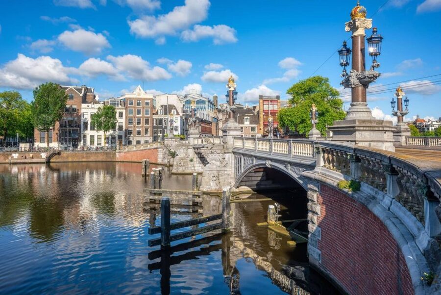 Amsterdam: Private Rijksmuseum Tour with Optional Pickup - Rembrandt’s Nightwatch and what a guide helps you see