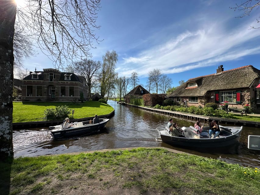 Amsterdam : Private Tour Zaanse Schans - Clog workshop try-on: turning wood into Dutch style